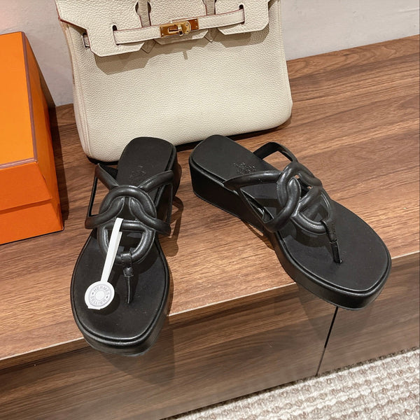 HM Gipsy Platform Thong Black Sheepskin 349419