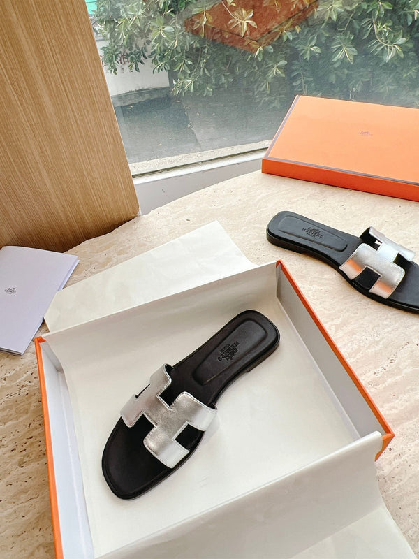 HM 25 Oran Sandal Black Silver Metalic Calfskin