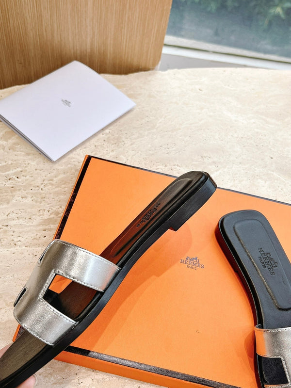 HM 25 Oran Sandal Black Silver Metalic Calfskin