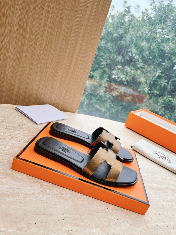 HM 25 Oran Sandal Black Copper Metalic Calfskin