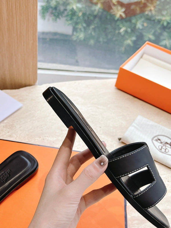 HM 25 Oran Sandal Black Calfskin