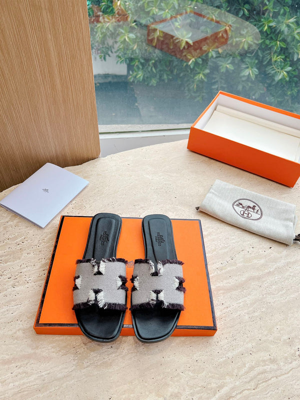 HM 25 Oran Sandal Black Calfskin White Denim