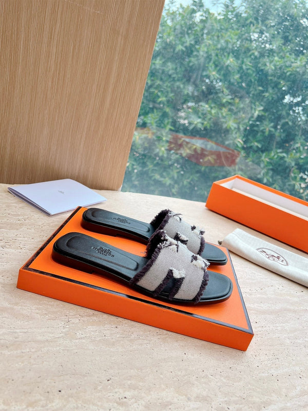 HM 25 Oran Sandal Black Calfskin White Denim