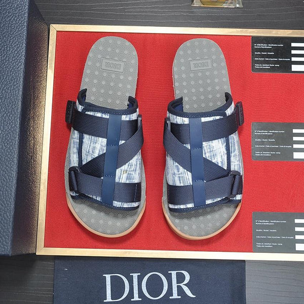 CD ALPHA SANDAL GRAY AND WHITE JACQUARD