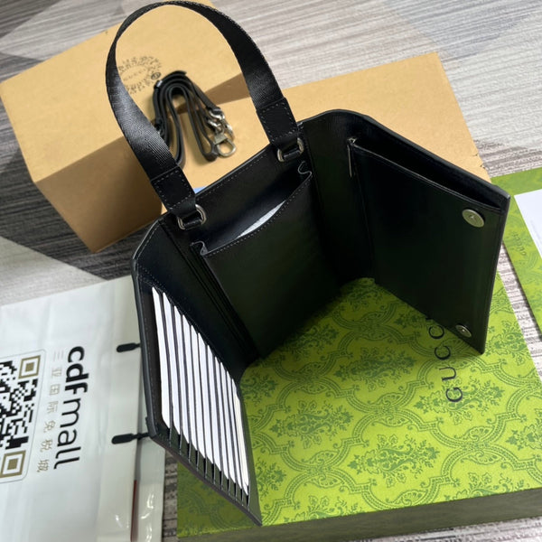 POCHETTE CON CHIUSURA GG 20 IN TELA NERA E PELLE DI VITELLO