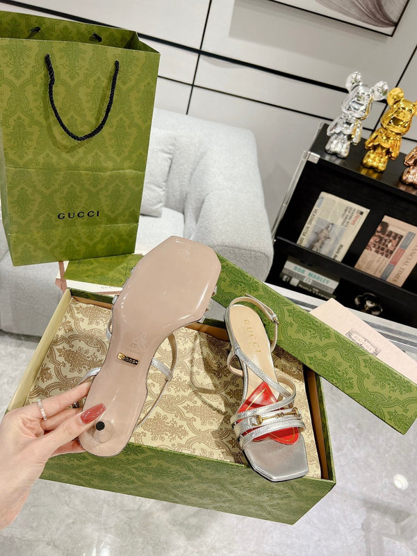 SANDALO GG CLASSIC CON TACCO A CINTURINI IN PELLE DI VITELLO ARGENTO