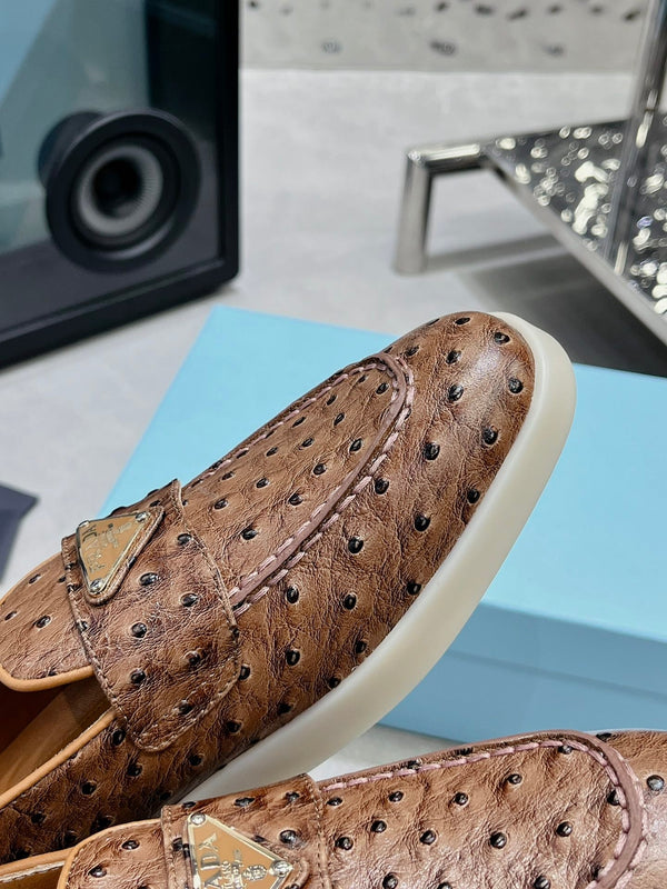 MOCASSINI PRA IN PELLE DI VITELLO CARAMELLO CON MOTIVO STRUZZO