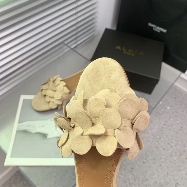 Alaia 25 Flower Slippers Pale Yellow Sheepskin 293158