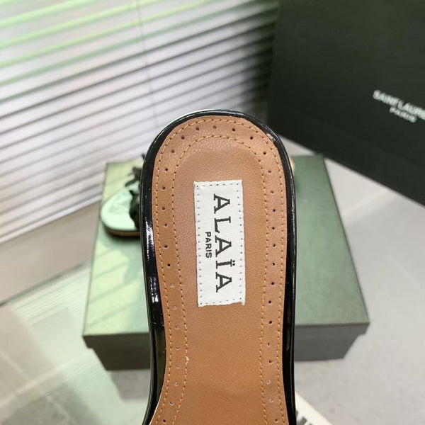 Alaia 25 Flower Slippers Glossy Black Sheepskin 293160