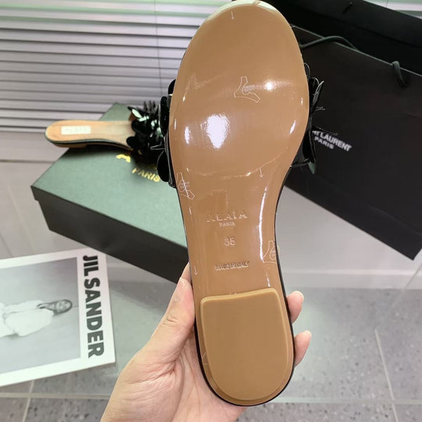 Alaia 25 Flower Slippers Glossy Black Sheepskin 293160