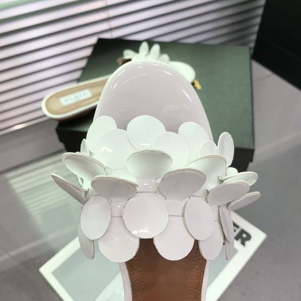 Ciabatte Alaia 25 Flower in pelle di pecora bianca 293161