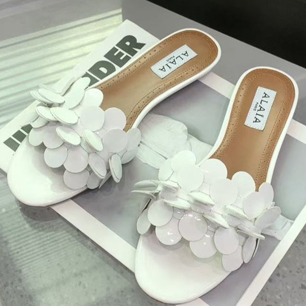 Ciabatte Alaia 25 Flower in pelle di pecora bianca 293161