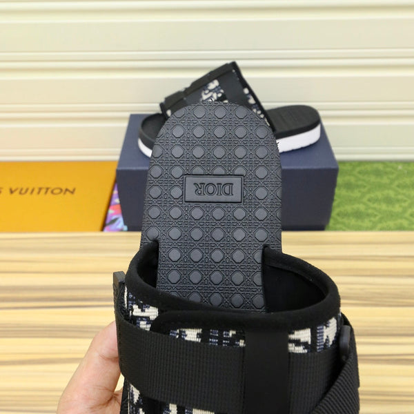 CD ALPHA SANDAL BLACK AND BEIGE JACQUARD