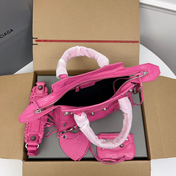 NEO CAGOLE 26 IN DEEP PINK LAMBSKIN