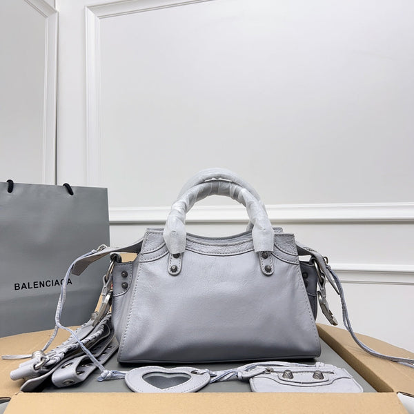 NEO CAGOLE 26 IN GREY LAMBSKIN