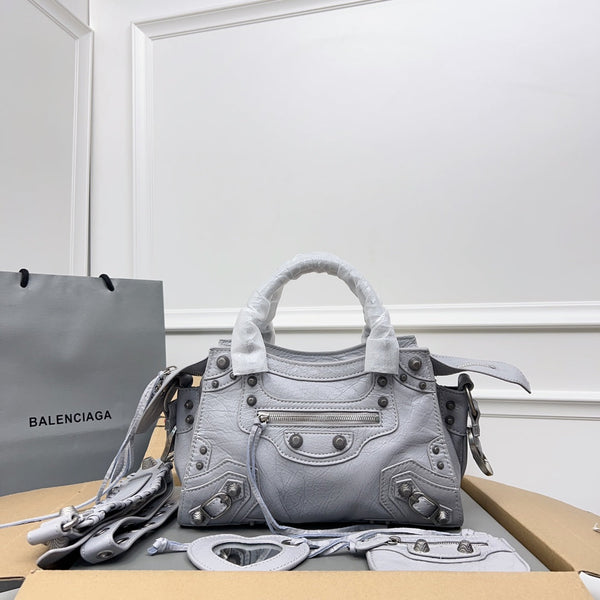 NEO CAGOLE 26 IN GREY LAMBSKIN