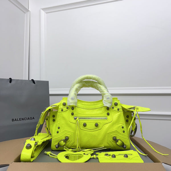 NEO CAGOLE 26 IN PEAR LAMBSKIN