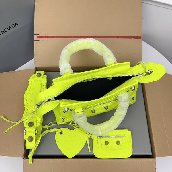 NEO CAGOLE 26 IN PEAR LAMBSKIN