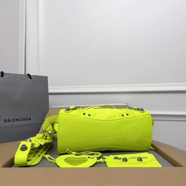 NEO CAGOLE 26 IN PEAR LAMBSKIN