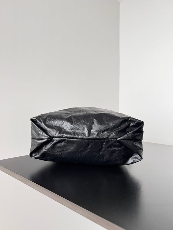 CRUSH SMALL TOTE BAG 26 IN BLACK CRUSHED CALFSKIN GOLD HARDWARE