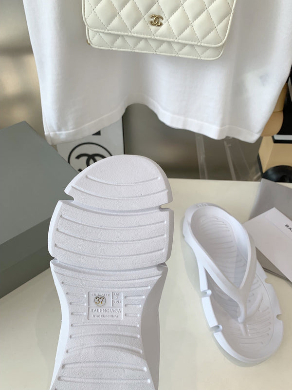 SANDALI INFRADITO IN GOMMA BIANCA