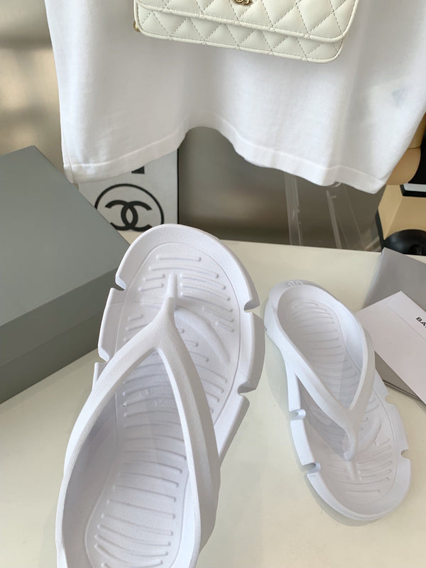 SANDALI INFRADITO IN GOMMA BIANCA