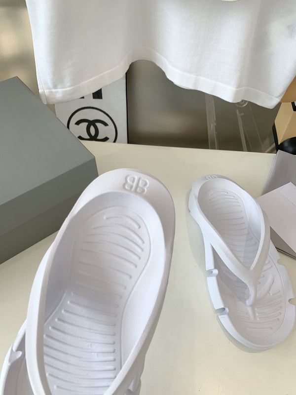 SANDALI INFRADITO IN GOMMA BIANCA