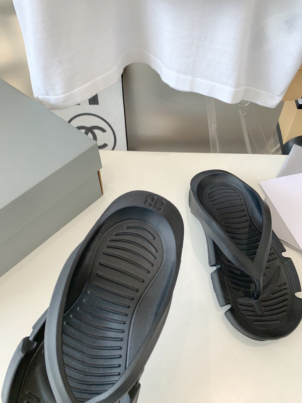 SANDALI INFRADITO IN GOMMA NERA