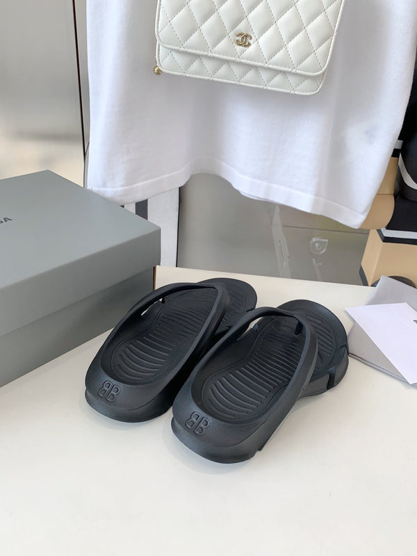 SANDALI INFRADITO IN GOMMA NERA