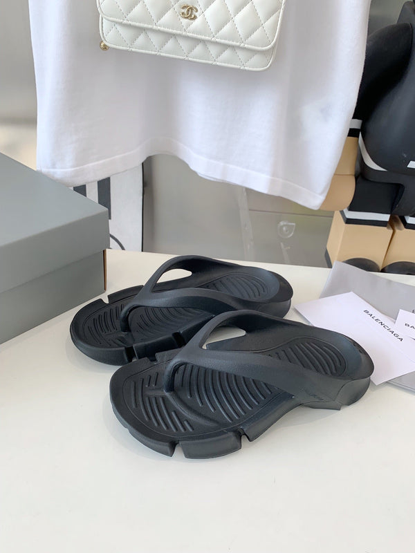 SANDALI INFRADITO IN GOMMA NERA