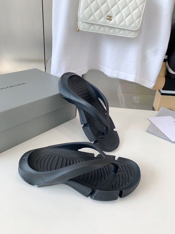 SANDALI INFRADITO IN GOMMA NERA