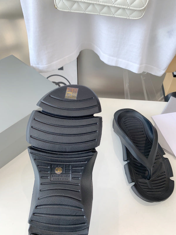 SANDALI INFRADITO IN GOMMA NERA