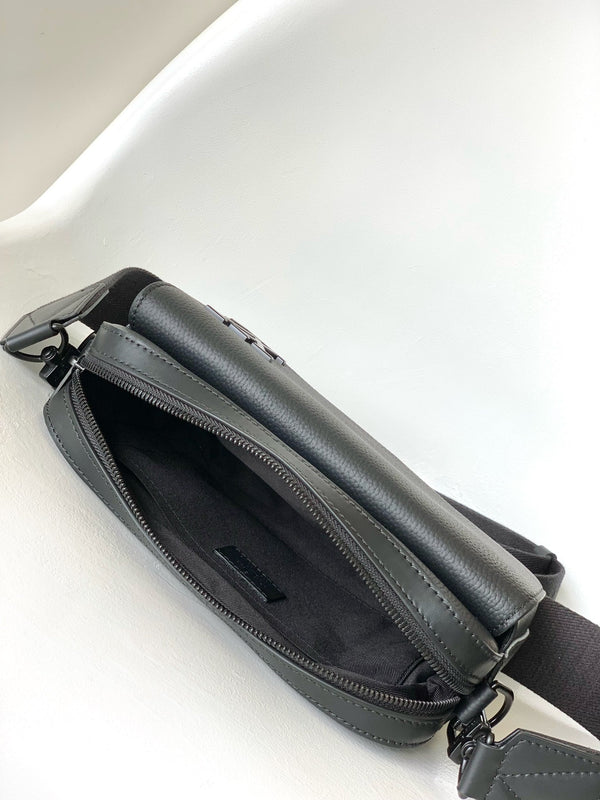 LV Fastline Messenger Bag 23.5 Black Cowhide HW