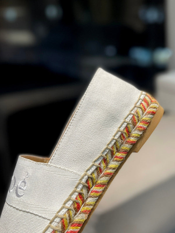 CHLOÉ LOAFERS IN WHITE FABRIC AND RAFFIA
