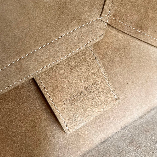 BORSA MARRONE MEDIA 32 IN PELLE DI VITELLO KRAFT