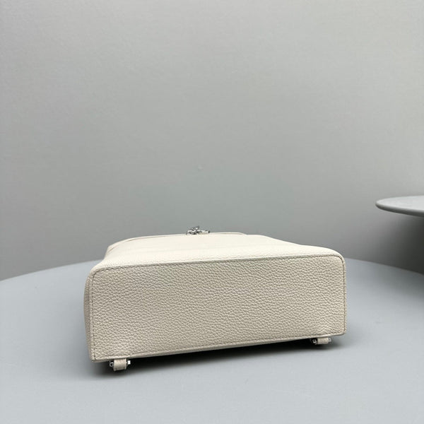 Extra Pocket Backpack 23 Beige Cowhide Shw