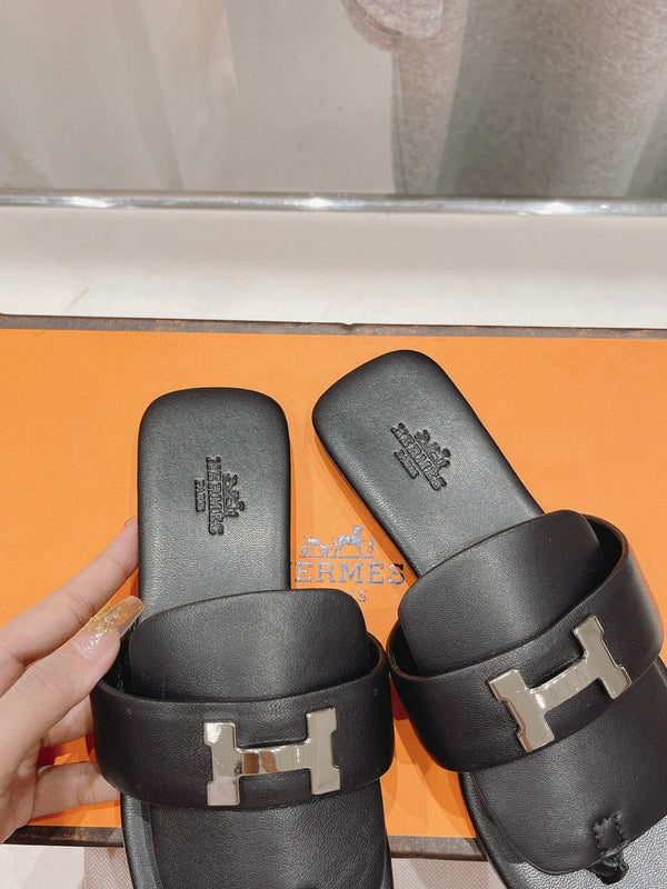 CLASSIC H BUCKLE SANDALS BLACK LAMBSKIN