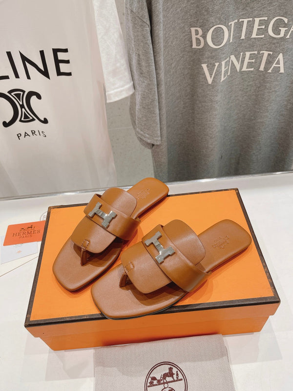 CLASSIC H BUCKLE SANDALS CARAMEL LAMBSKIN