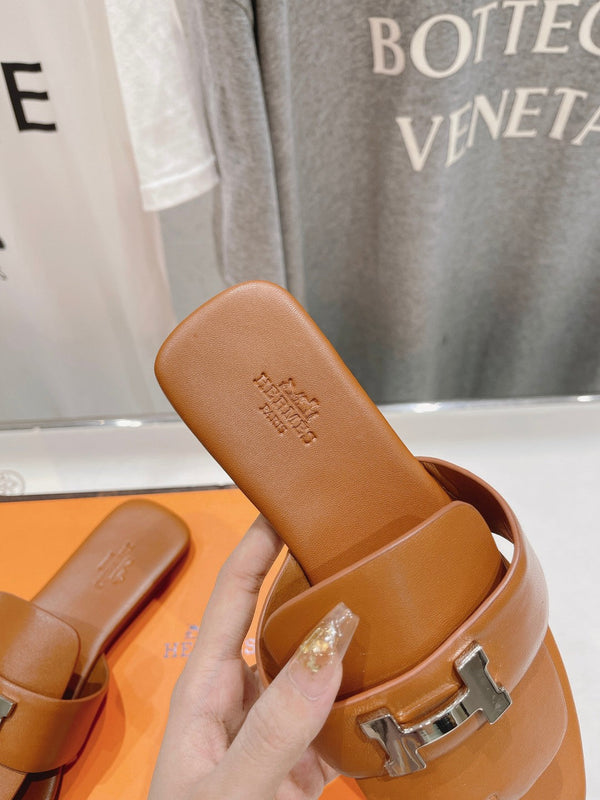 CLASSIC H BUCKLE SANDALS CARAMEL LAMBSKIN