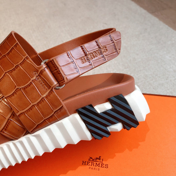 SANDALO HM ELECTRIC CON MOTIVO COCCODRILLO IN PELLE DI VITELLO COLOR SIDRO