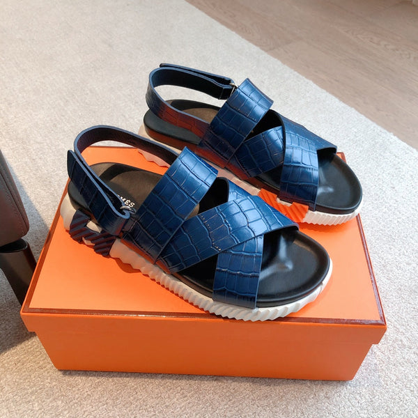 HM ELECTRIC CROCODILE MOTIF SANDAL AZURE CALFSKIN
