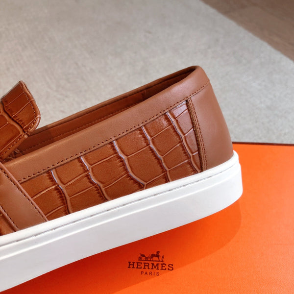 HM GAME SLIP-ON CROCODILE MOTIF SNEAKER FIRE CALFSKIN