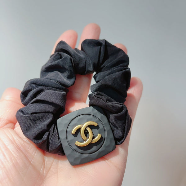 BLACK WRINKLED FABRIC SCRUNCHIE 875869