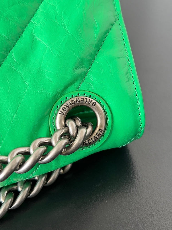 CRUSH CHAINED BAG 32 IN GREEN QUILTED CRUSHED CALFSKIN SILVER HARDWARE