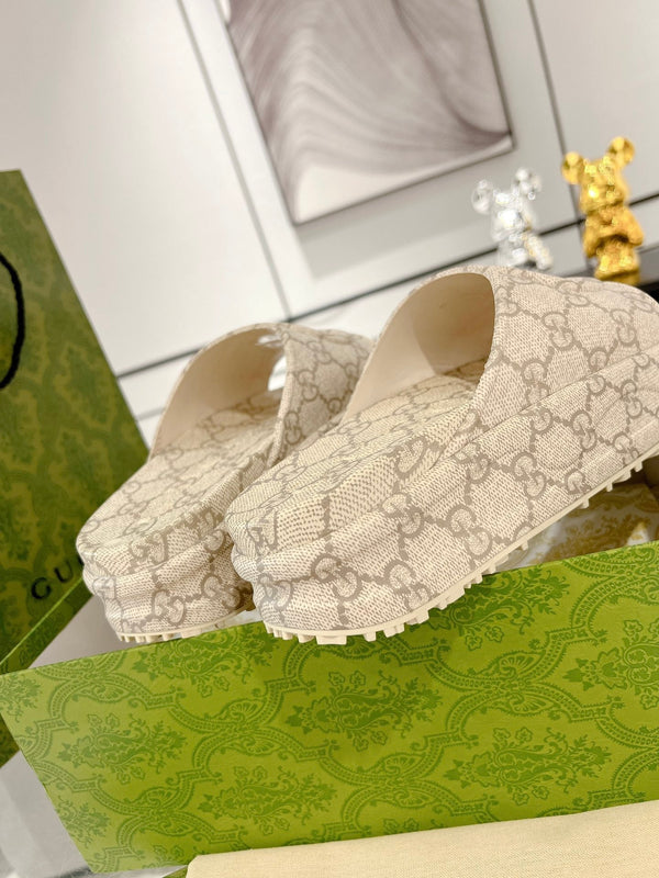 GC 25 Interlocking G 50mm Slide Sandal Monogram Beige Cowhide 292388