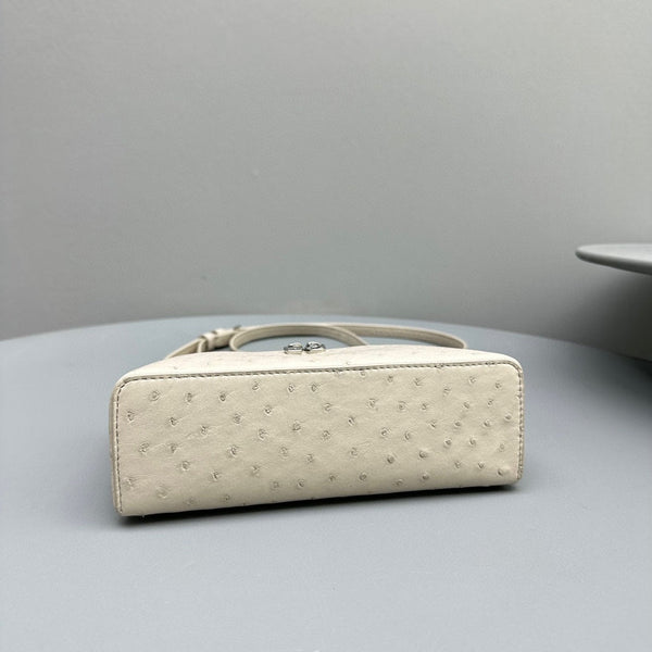 Extra Pocket L19 Beige Ostrich Leather Shw