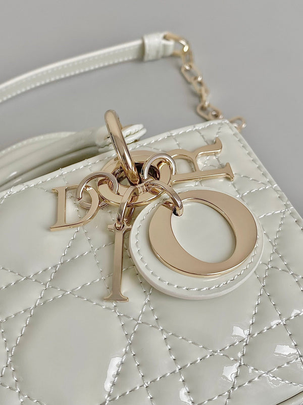 MINI BORSA D-JOY 17 IN PELLE DI AGNELLO BIANCA