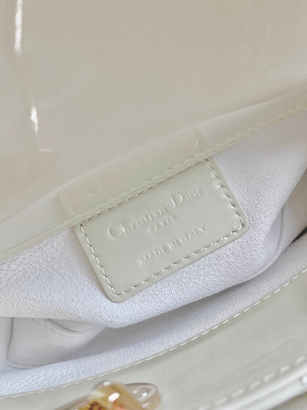 MINI BORSA D-JOY 17 IN PELLE DI AGNELLO BIANCA