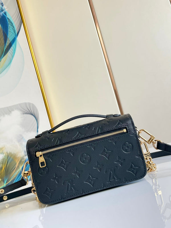 Borsa in pelle di vacchetta grana nera Metis East West 21.5