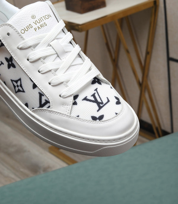 LV TRAINERS IN WHITE CALFSKIN AND MONOGRAM CANVAS